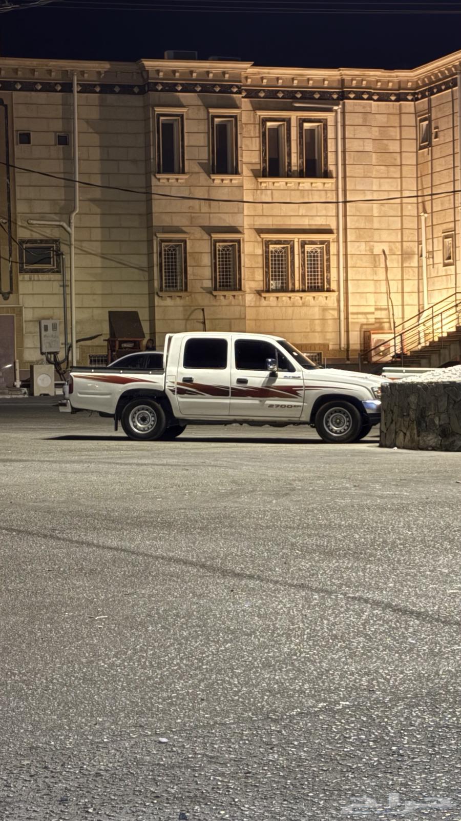 HiLux 200463613716683777114