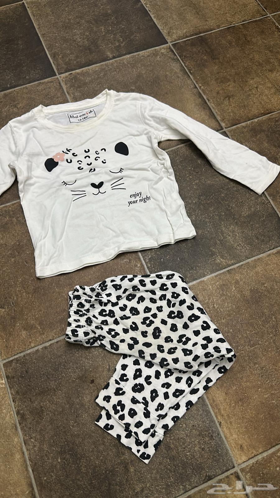 Girls' clean clothes from Xi'an, two years old, I sell them wholesale for 100.63375798674305114