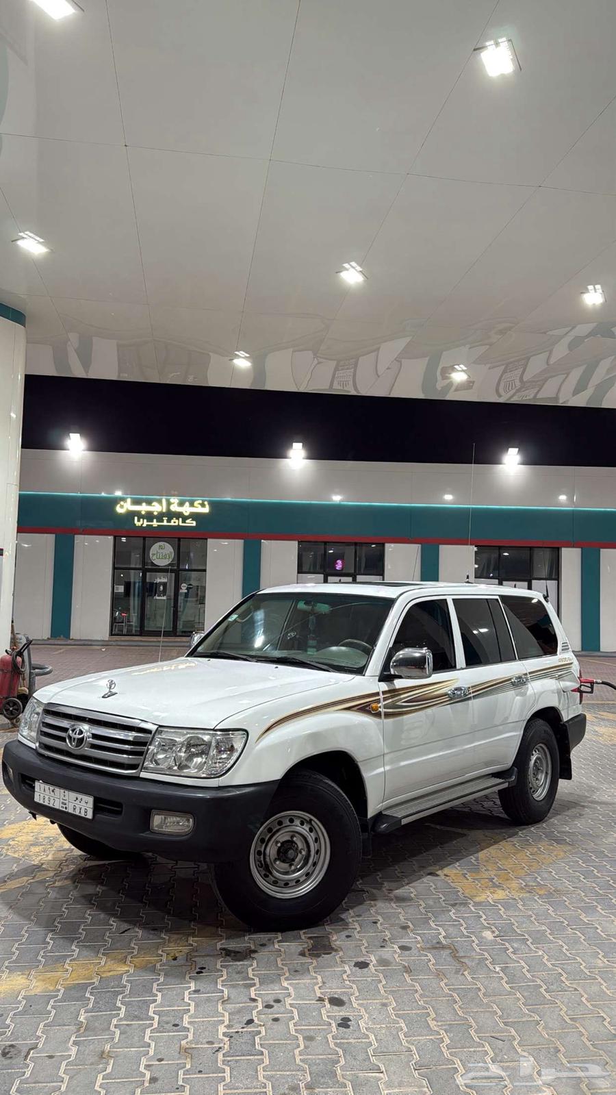 Looking for spare parts for Jeep Land 2000 engine head parts and prices636137129767711125