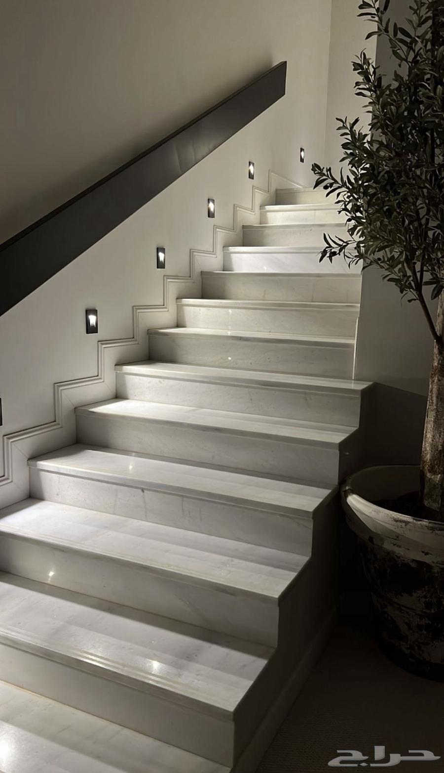 Polishing marble steps63031864395649112
