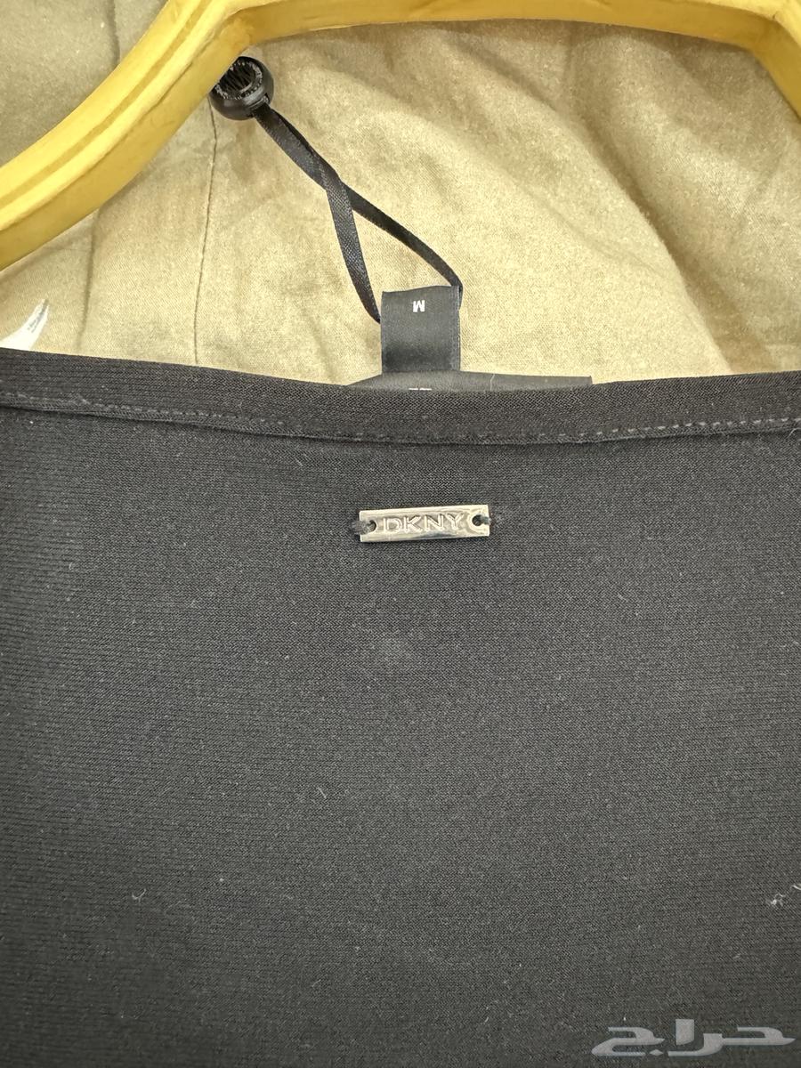 بلوزة ماركة دكني DKNY اصليه جديدة لم تستخدم63376906786818114