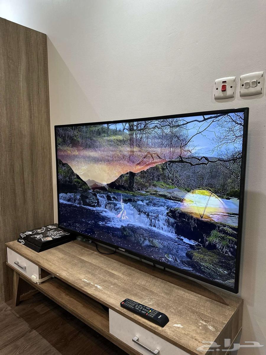 55-inch smart screen by KMC company63374728757507111