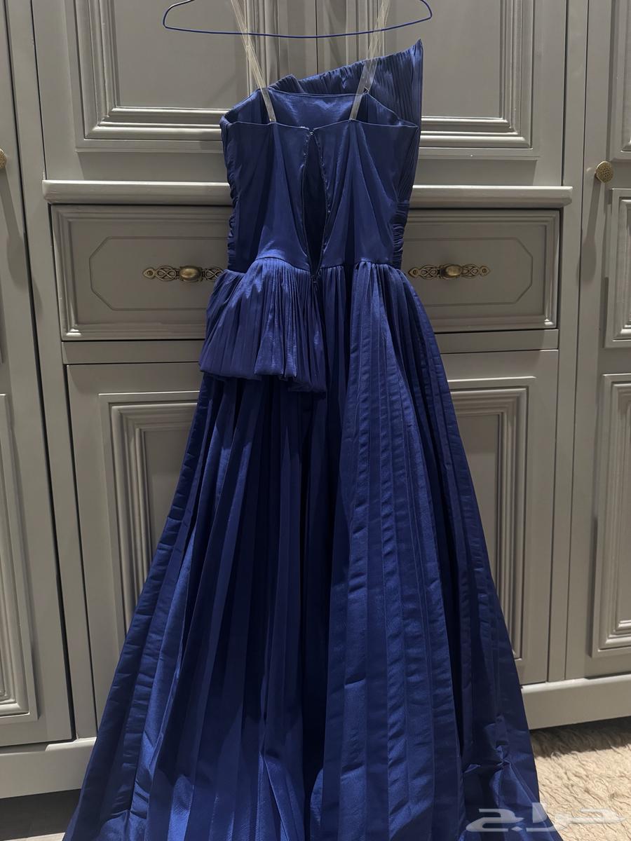 A new wedding dress worn only one day63376473634305111