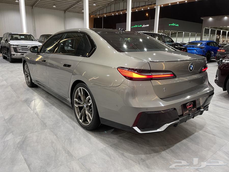 BMW - 2022 BMW 740i M KIT63613968010754114