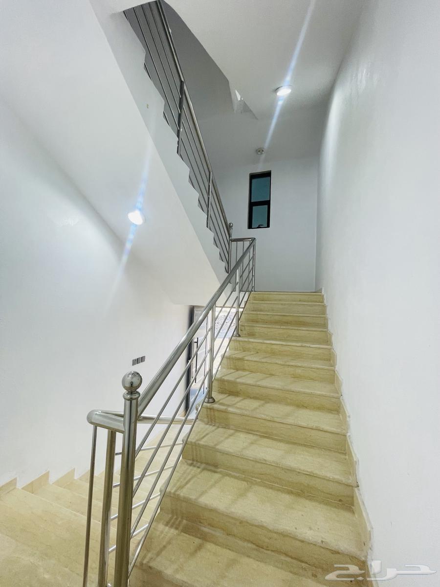 For sale, upper-floor ownership apartments with a completely independent entrance and rooftop, priced at 550,000.63368920500099114