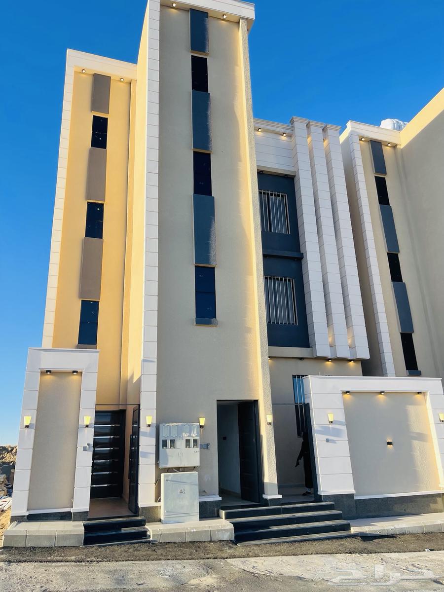 For sale, upper-floor ownership apartments with a completely independent entrance and rooftop, priced at 550,000.63368920500099113