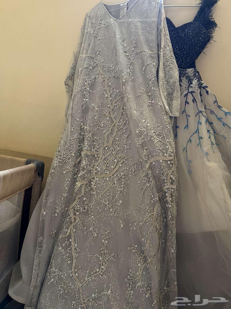I design dresses and sell them for 130 SAR each.63366181118594111