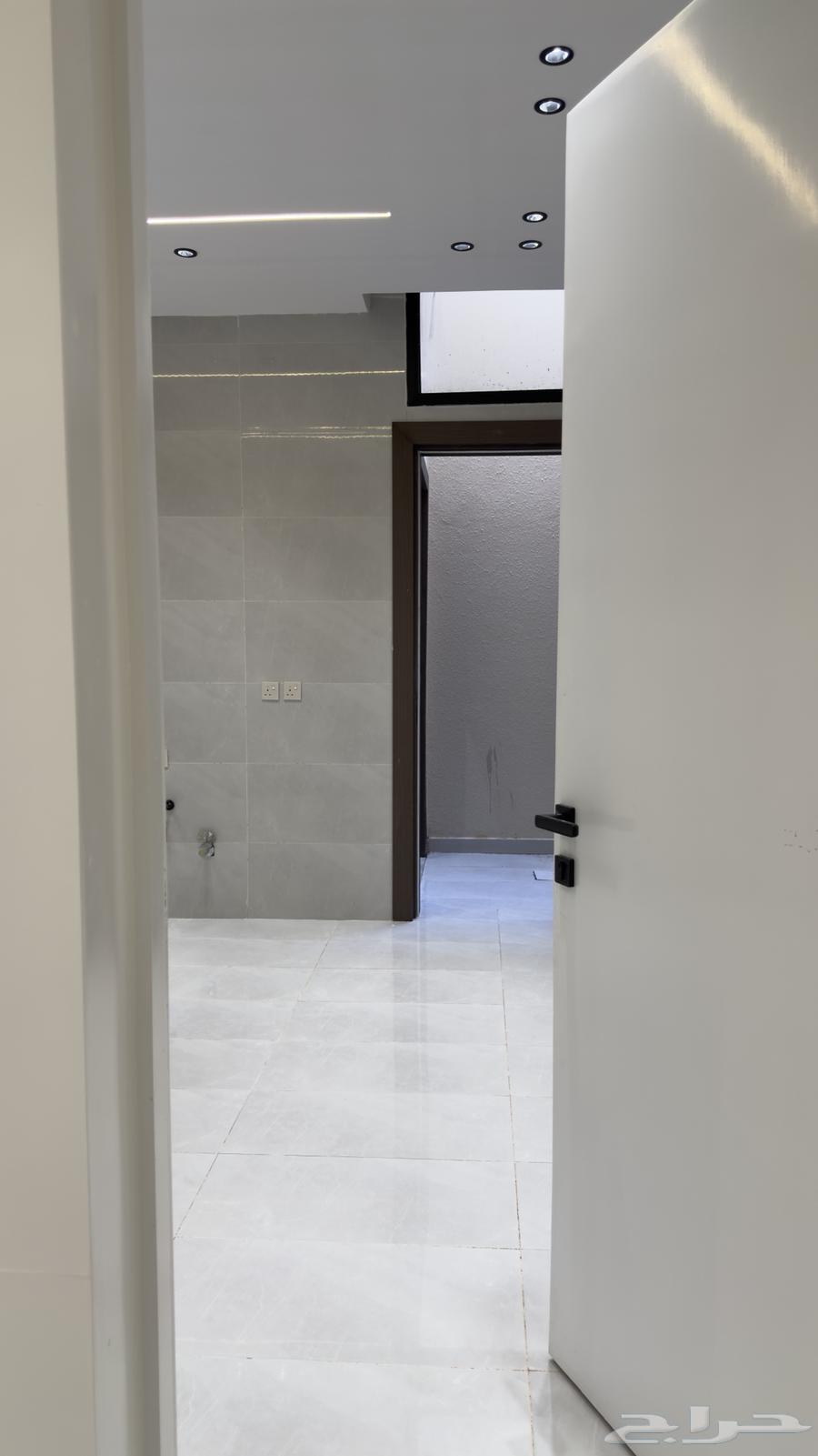 فلة حي الجنادرية (دور أرضي  دور اول  شقه بسطح )63362936638593113