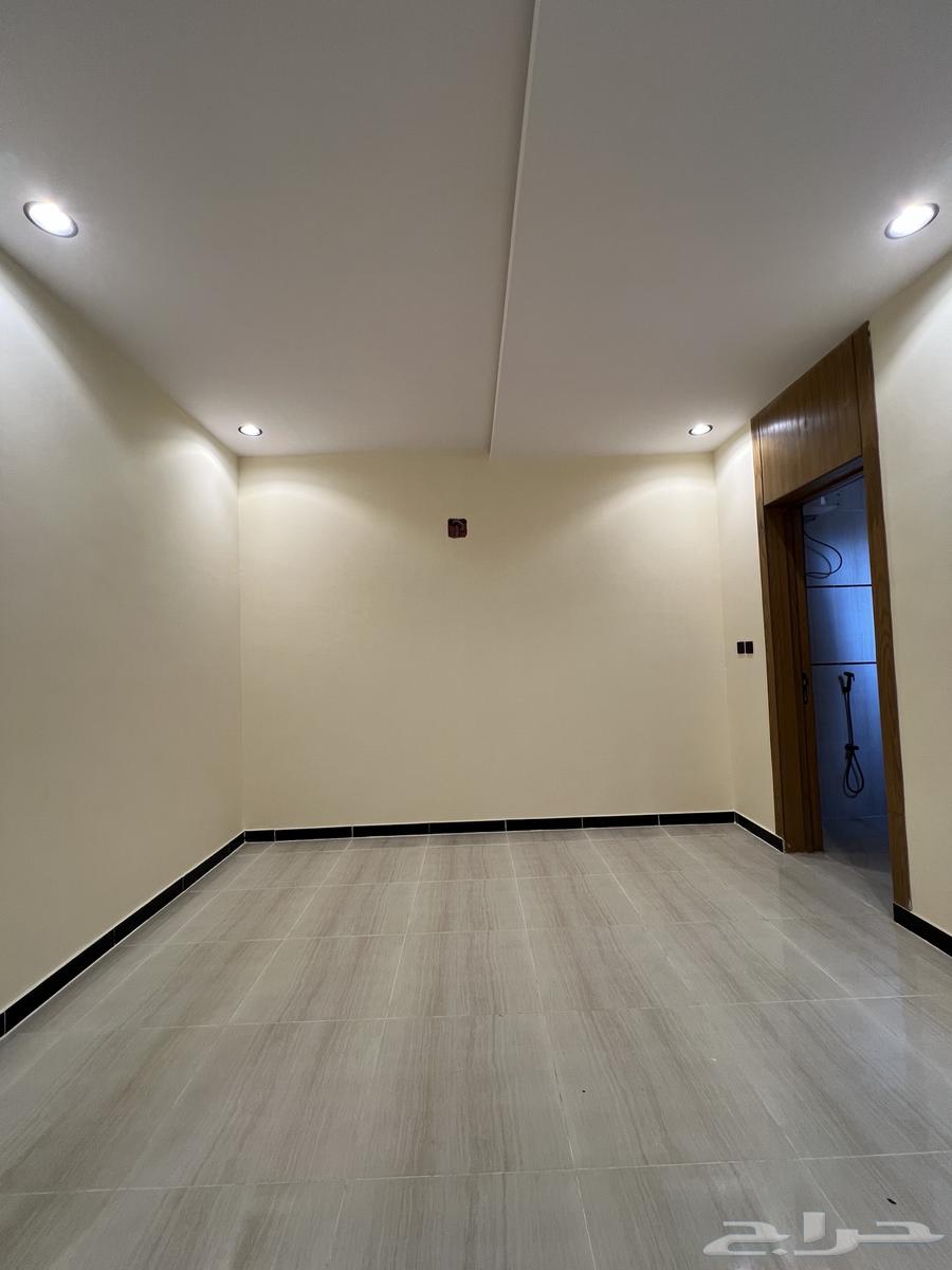 أدوار للبيع الموقع على طريق الإمام مسلم63365718104194112