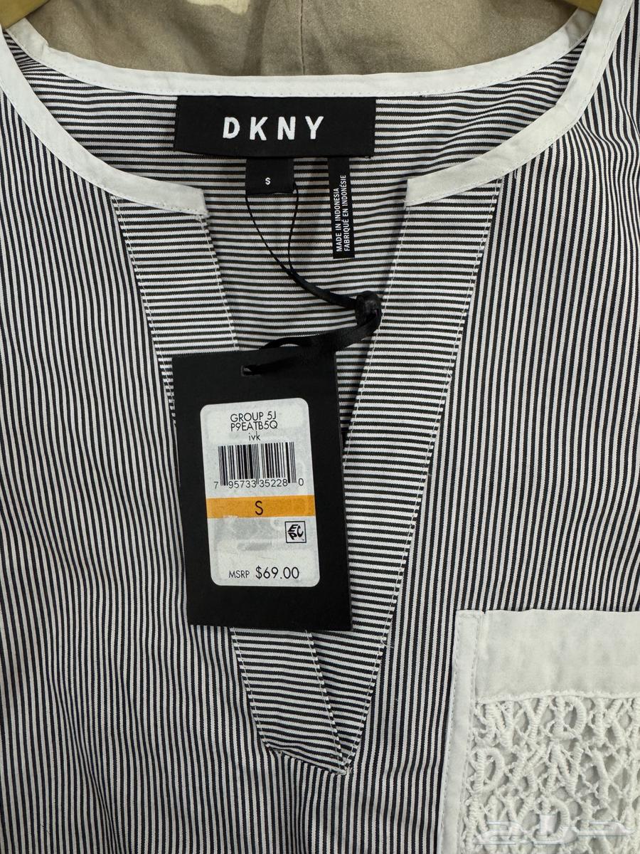 - بلوزة ماركة دكني DKNY اصليه جديدة لم تستخدم63360551146626112