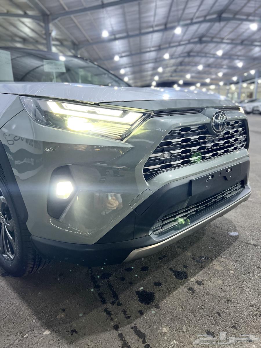 Toyota RAV4 Limited 2025 Customs Card63614533179267111