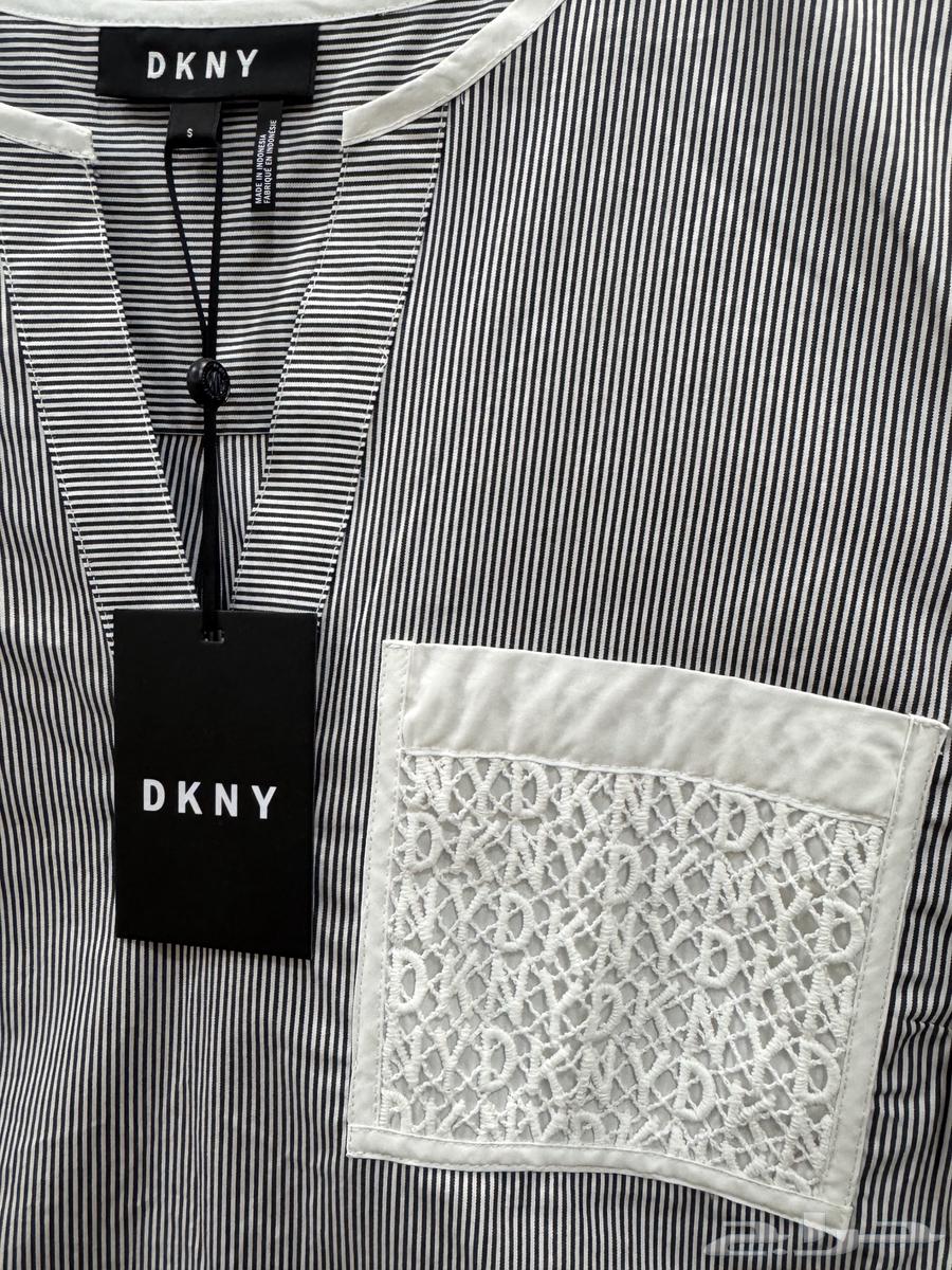 - بلوزة ماركة دكني DKNY اصليه جديدة لم تستخدم63360551146626111