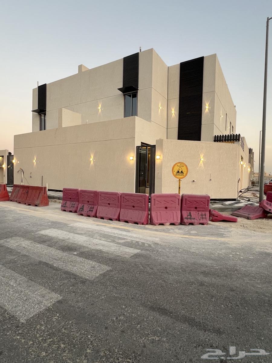 للبيع فيلا زاويه مودرن شغل مرتب جدا دورين وملحق ف موقع مميز63365115361537112