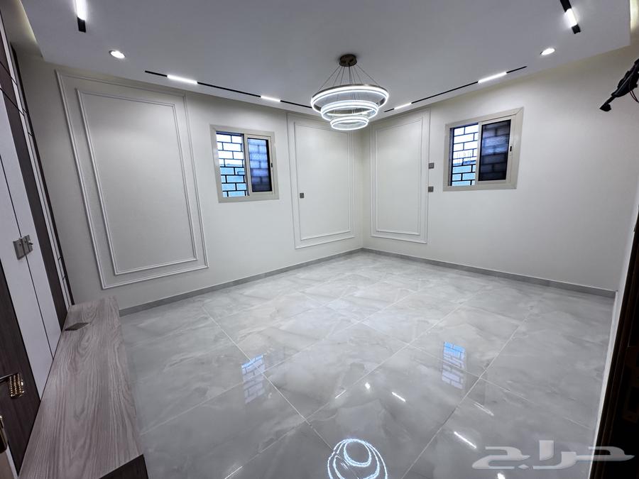 شقق ارضيه 5 غرف وصاله مع حوش ومدخل سياره للبيع حي اليرموك63361586095491114