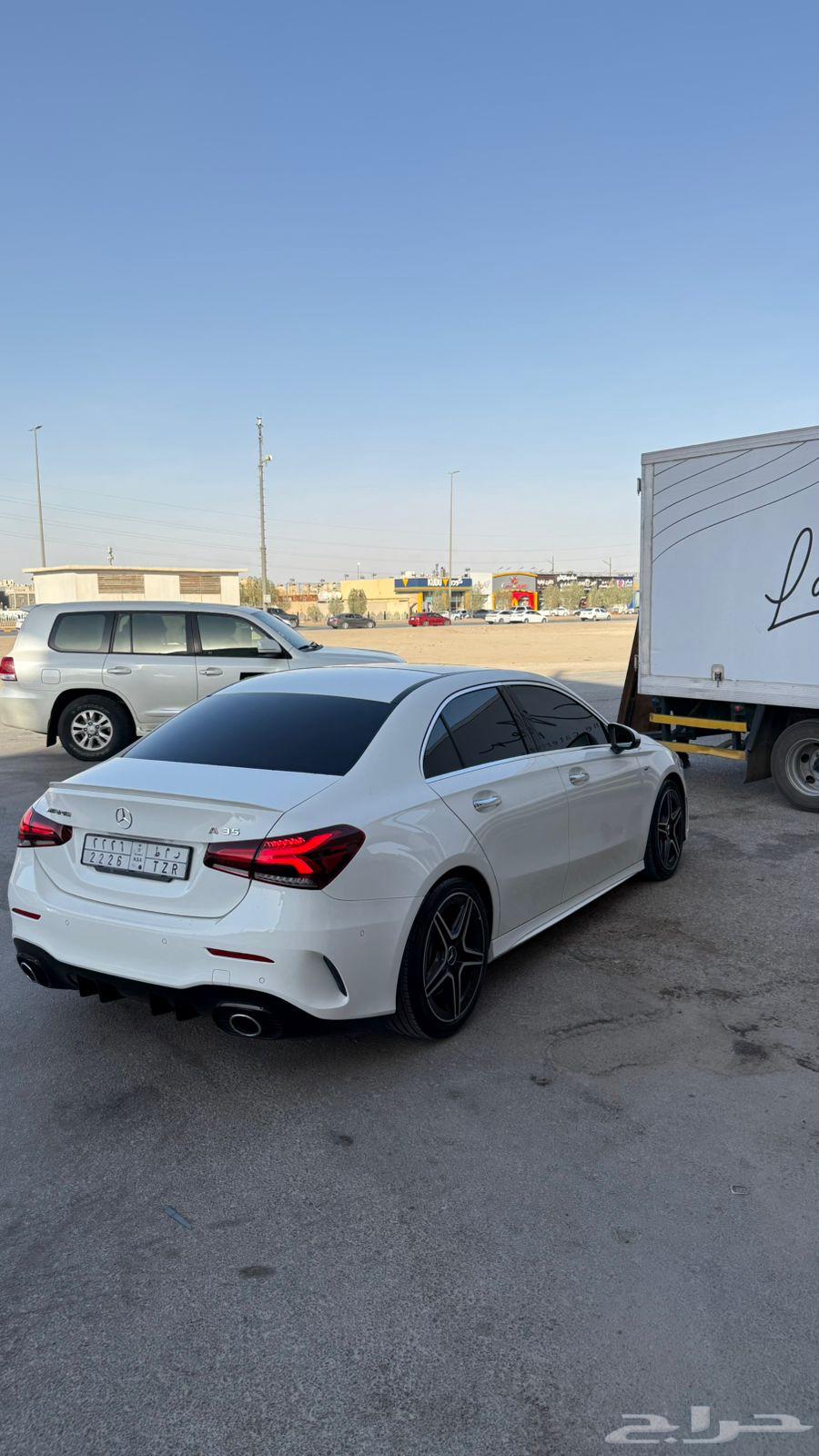 Mercedes A3563614528060546114