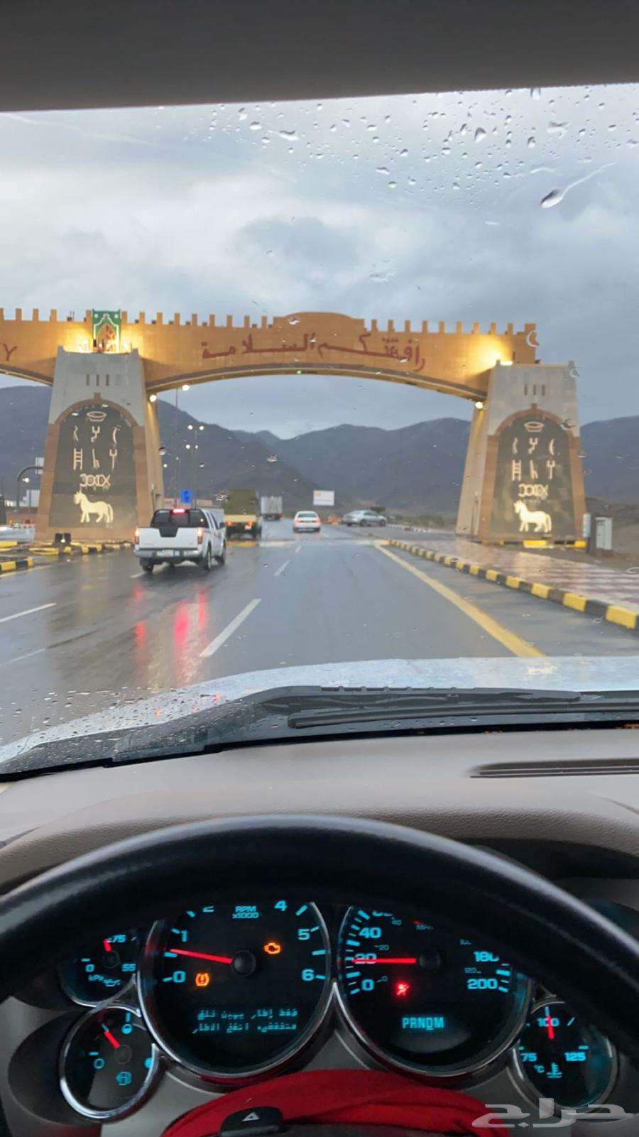 ذهبت اليوم من نجران إلى أبها لتوصيل راكب أو رسالة630301530859531112