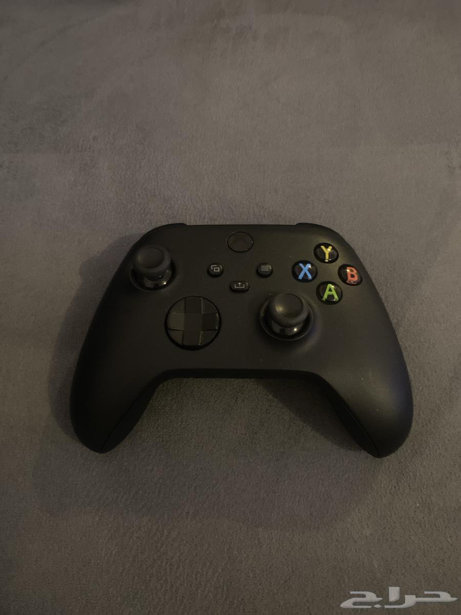 Xbox S with two controllers and two batteries63413265116418113