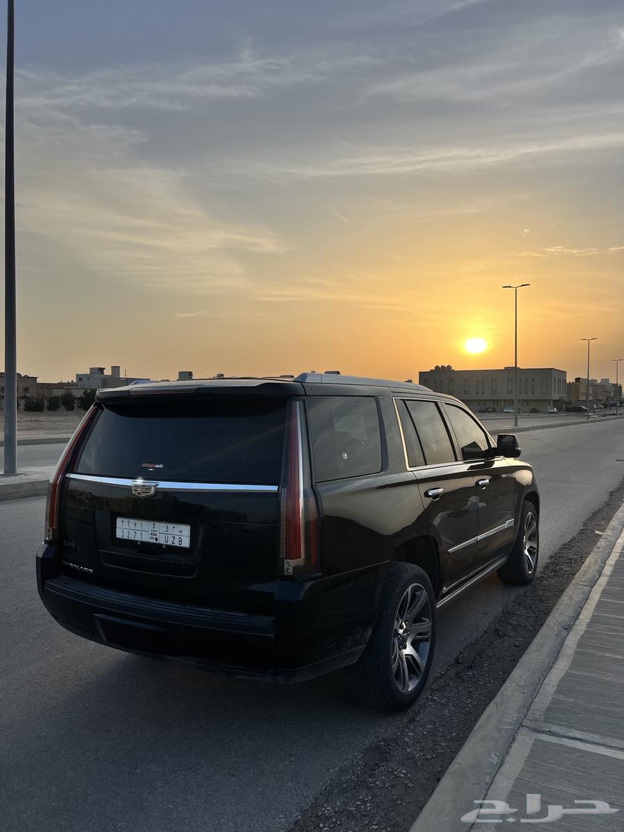 Escalade 201663614721364866113