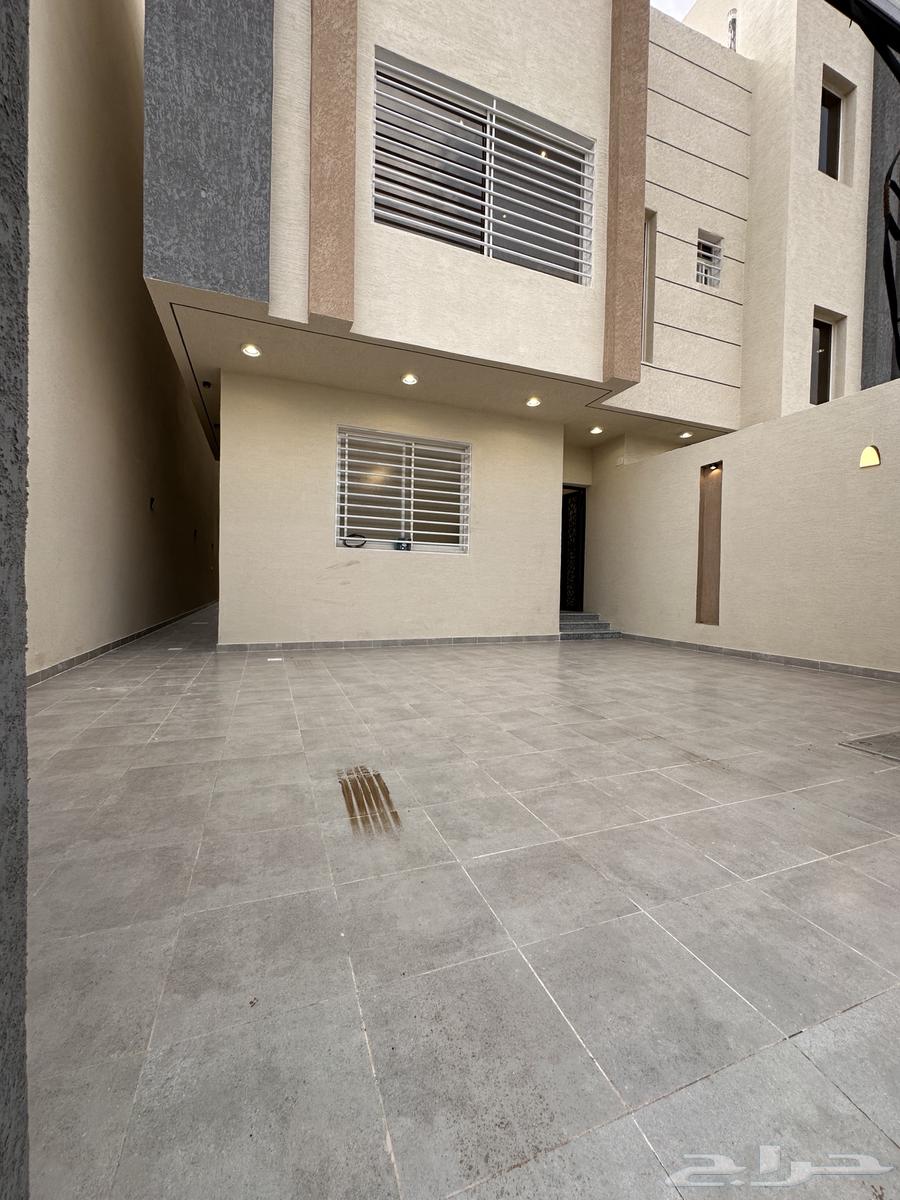 Selling a ground floor apartment with a large courtyard behind Al-Million Park, Al-Mahalah Road, Abha63356200405123112