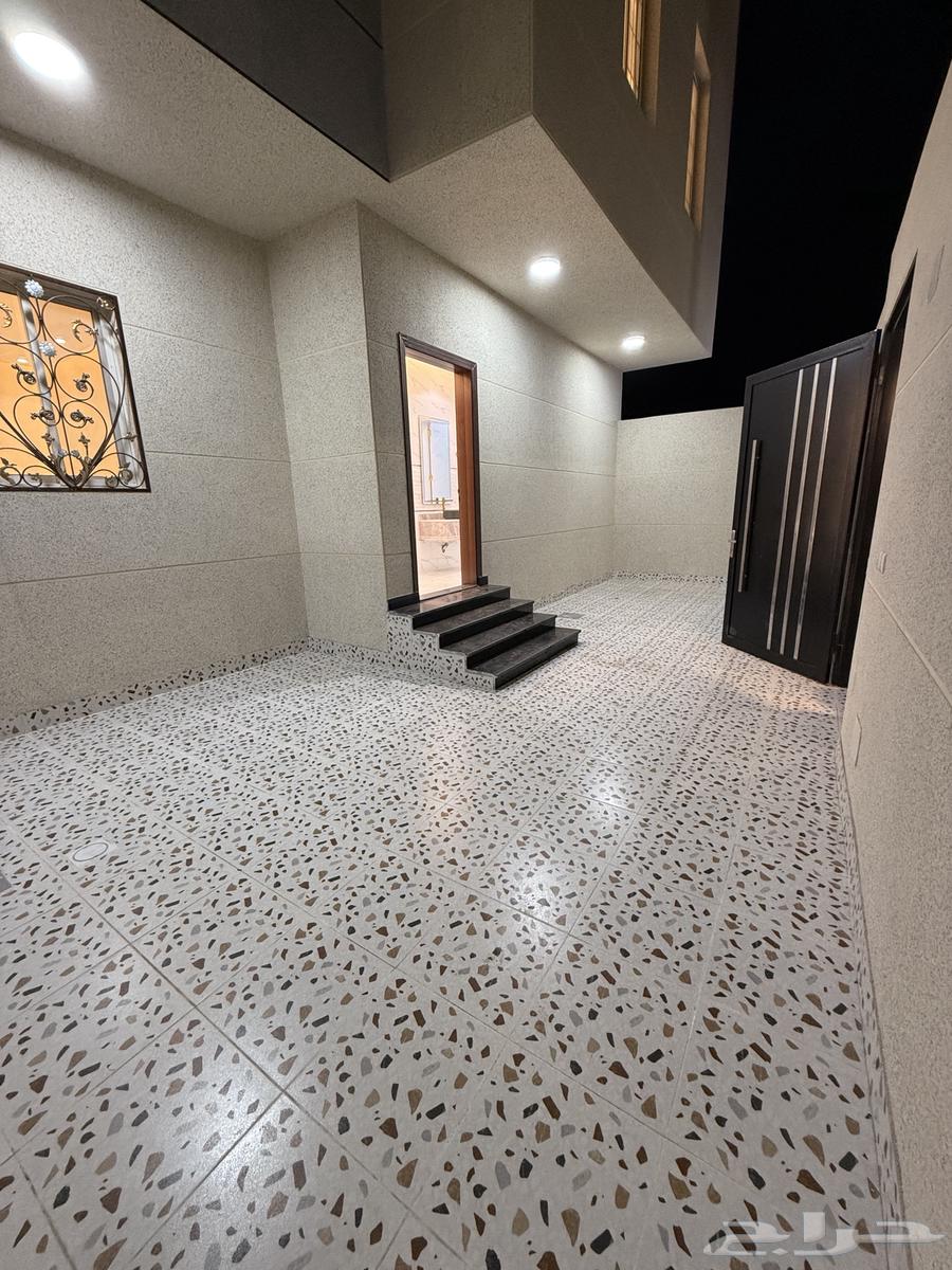 عماره حي المصيف مكونه من 4 شقق خلفيه واماميه وملحق62918274753666111