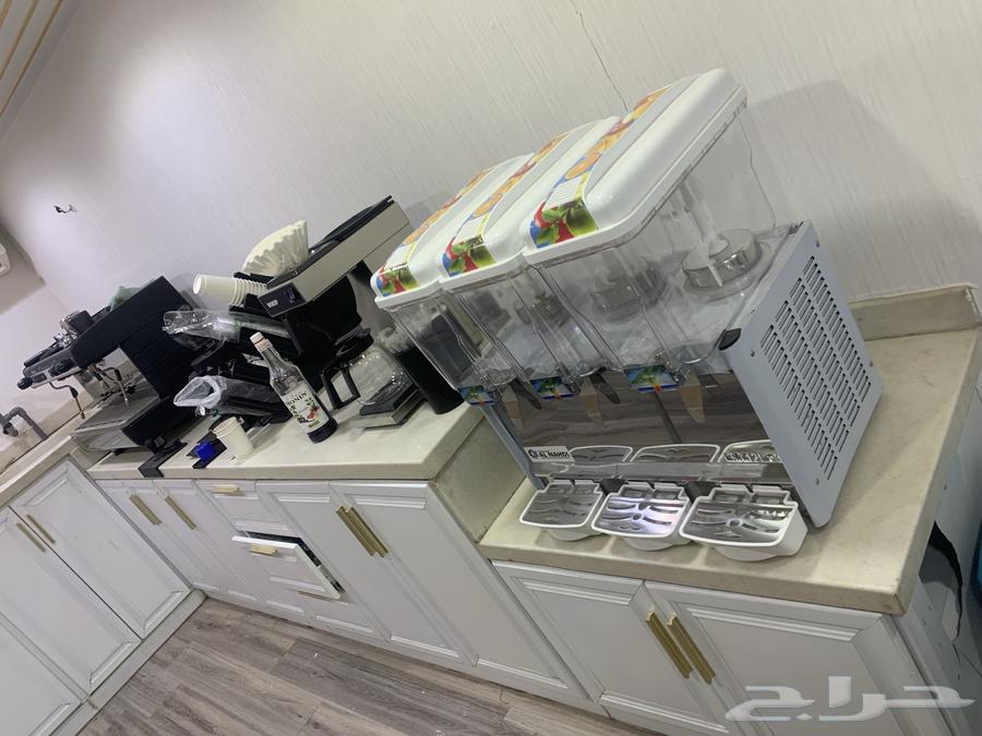 For sale: a kiosk, coffee shop, and furniture including chairs63352675847681111
