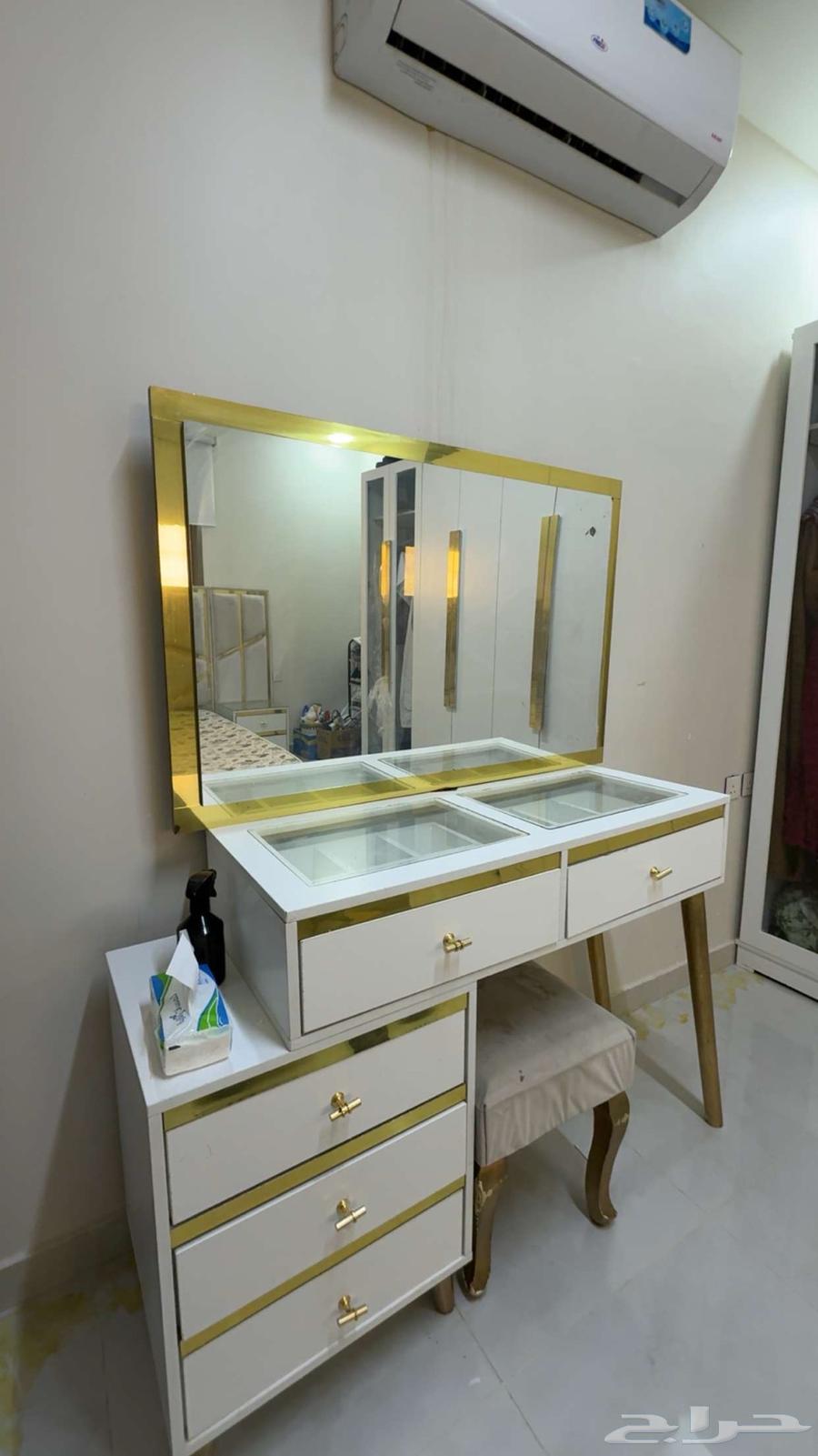 Bed with mattress and table for sale63349885584770111