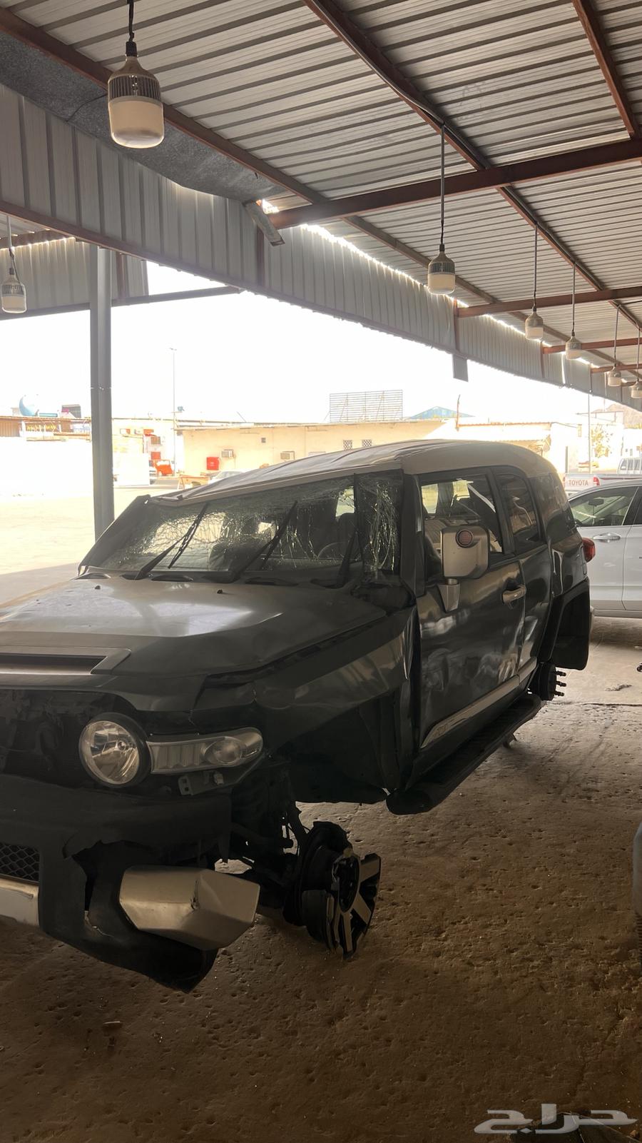 2010 FG reverse, minor traffic accident, all engines intact63614912208258112