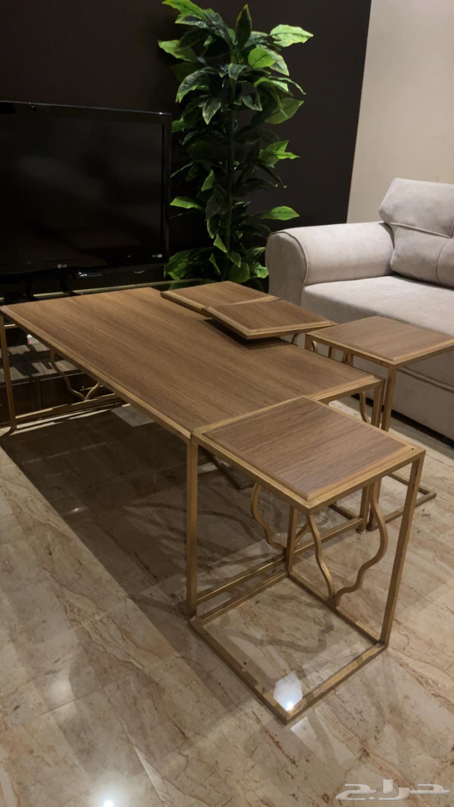 For sale: a table with 4 serving tables633454516963851118