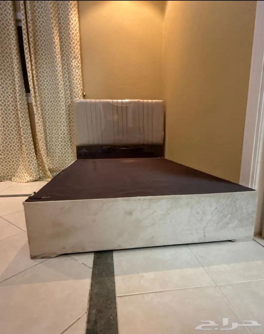 Two single beds and a half63349804925697113