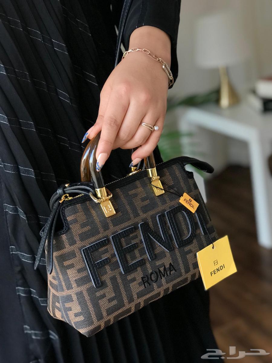 The most requested renewal offers, Fendi handbags are a symbol of luxury and refined taste accessories.63087548141187114