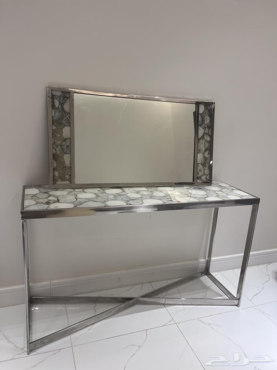 Entrance table with elegant mirror, good condition63346117256323112