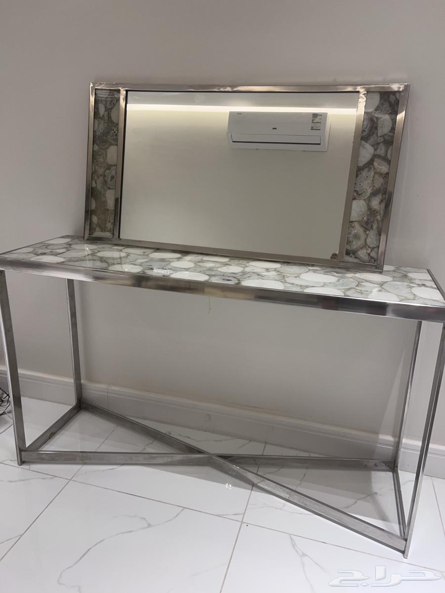 Entrance table with elegant mirror, good condition63346117256323113