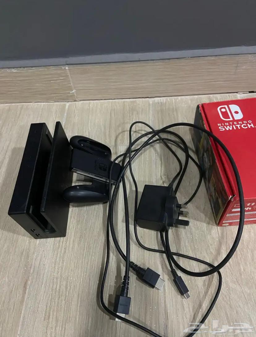 نيتندو سويتش للبيع نظيف مع كامل اغراضه وكرتونه63351099597059111