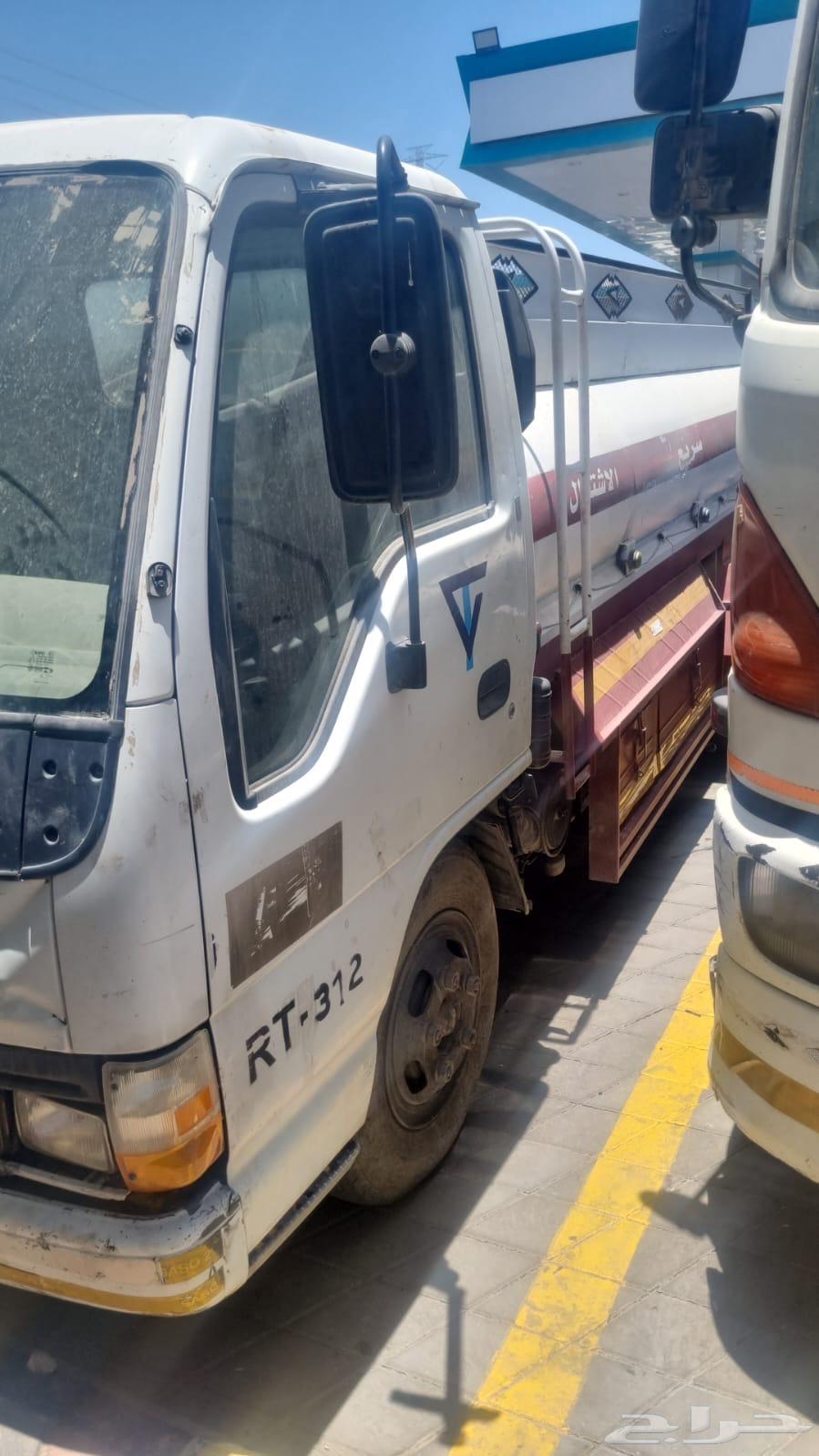 White Isuzu63615061111427112