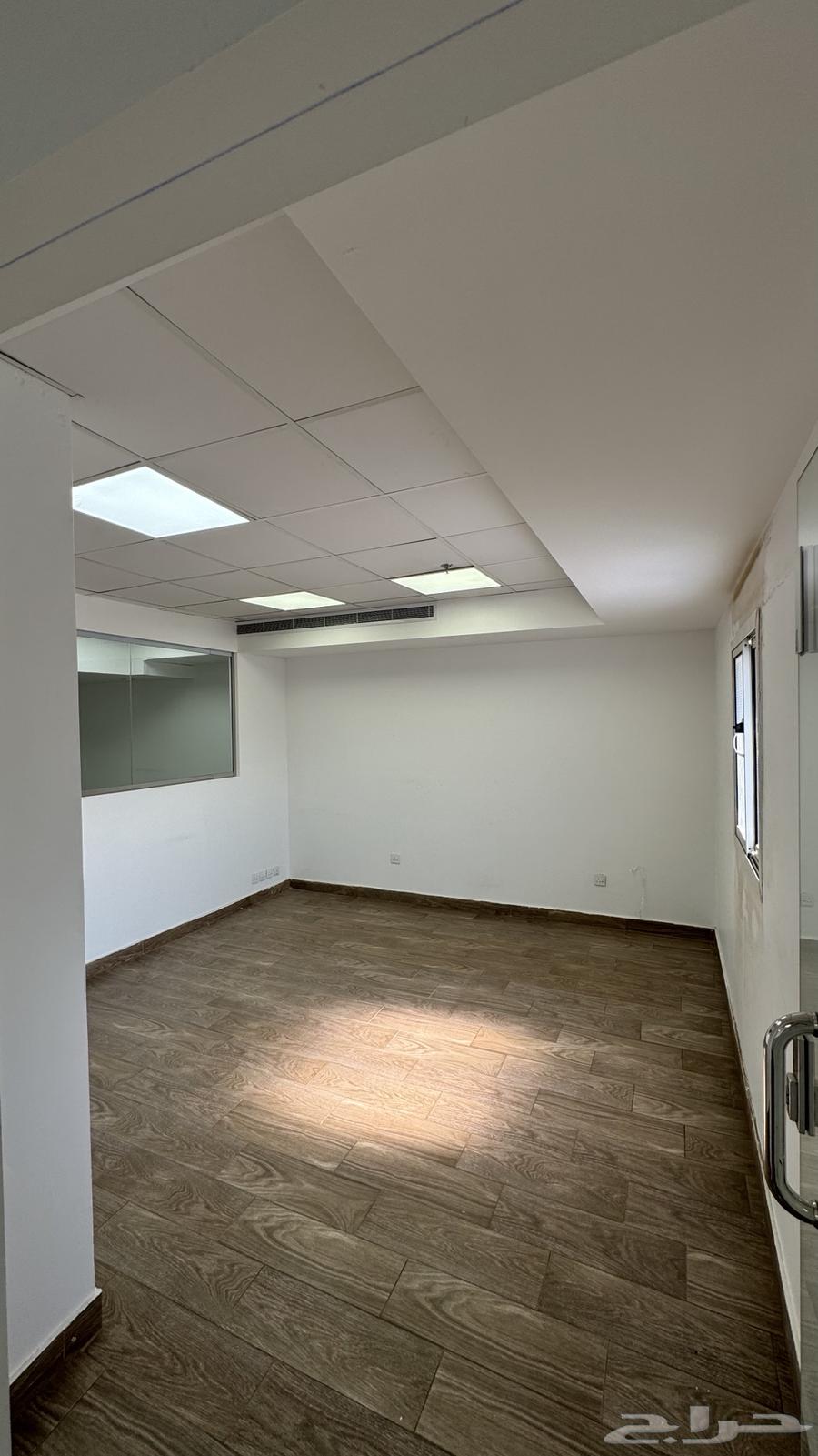 Office rooms with various areas63008067286402113