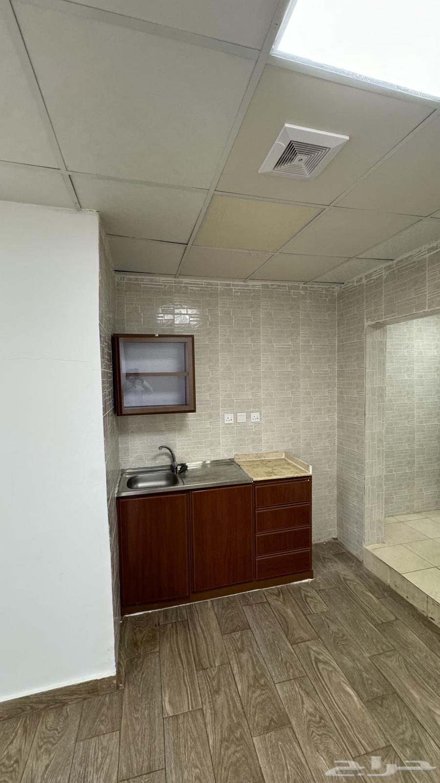 Office rooms with various areas63008067286402114