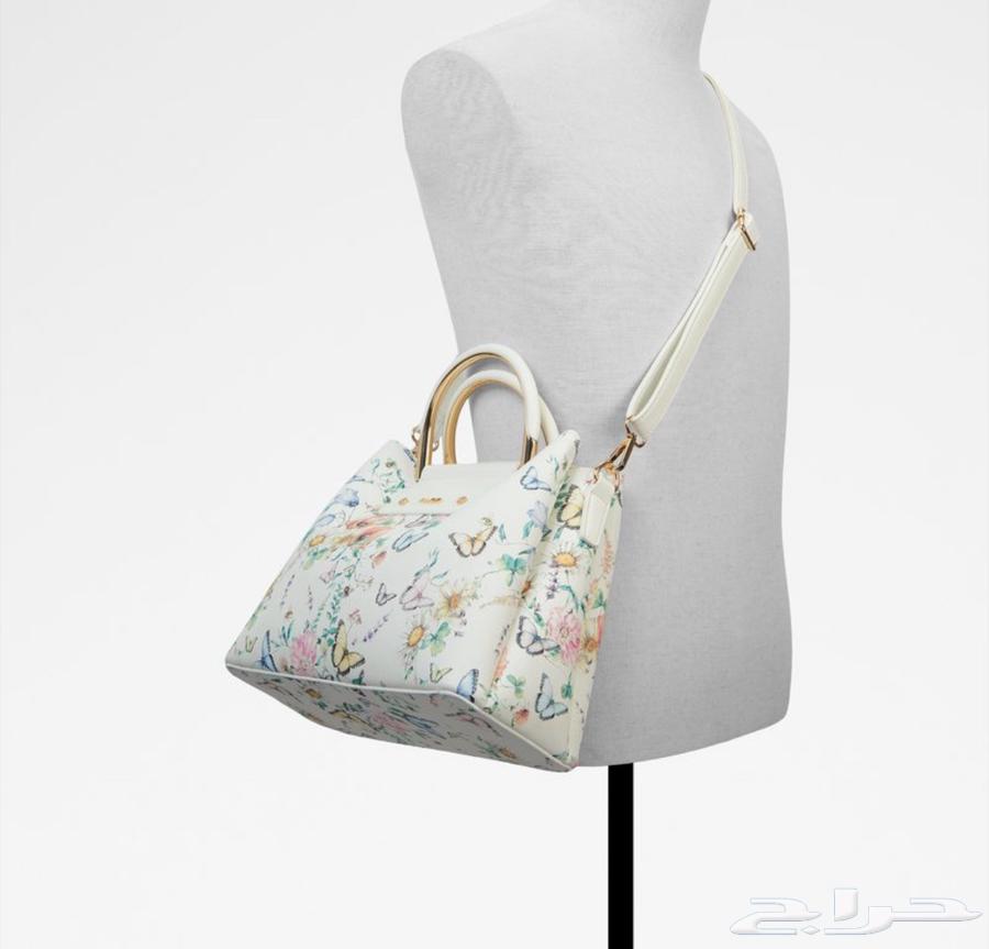 International travel bags at exhibitions have fixed prices, but my competitor offers a 70% discount.63344384558594118