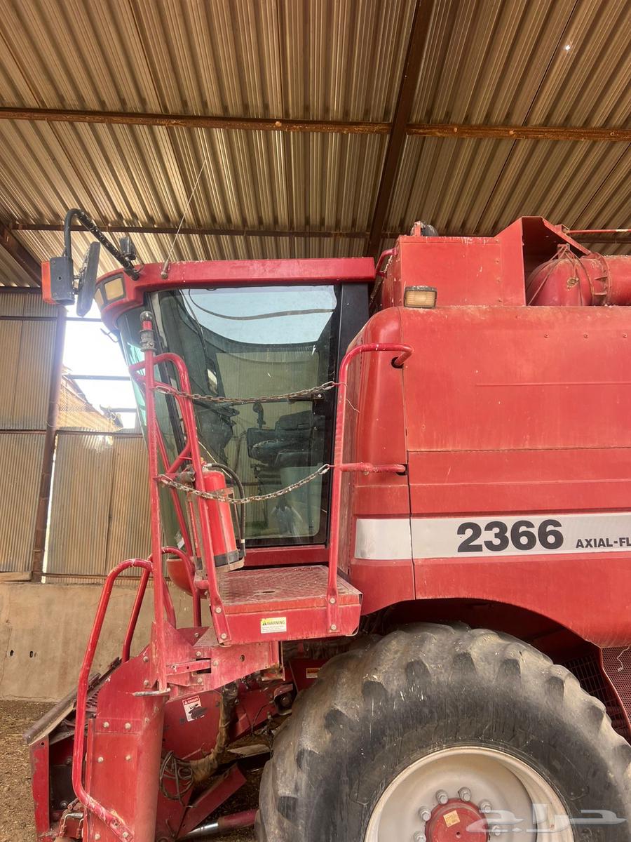 American red-colored Case 2366 harvester63341016628483111