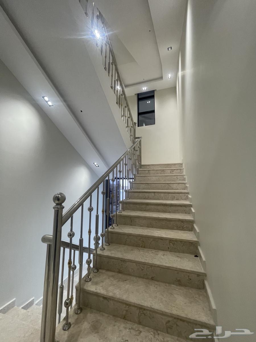 For sale: A second-floor roof apartment with an annex, near Abha Road, Al-Khamis63343599291521112