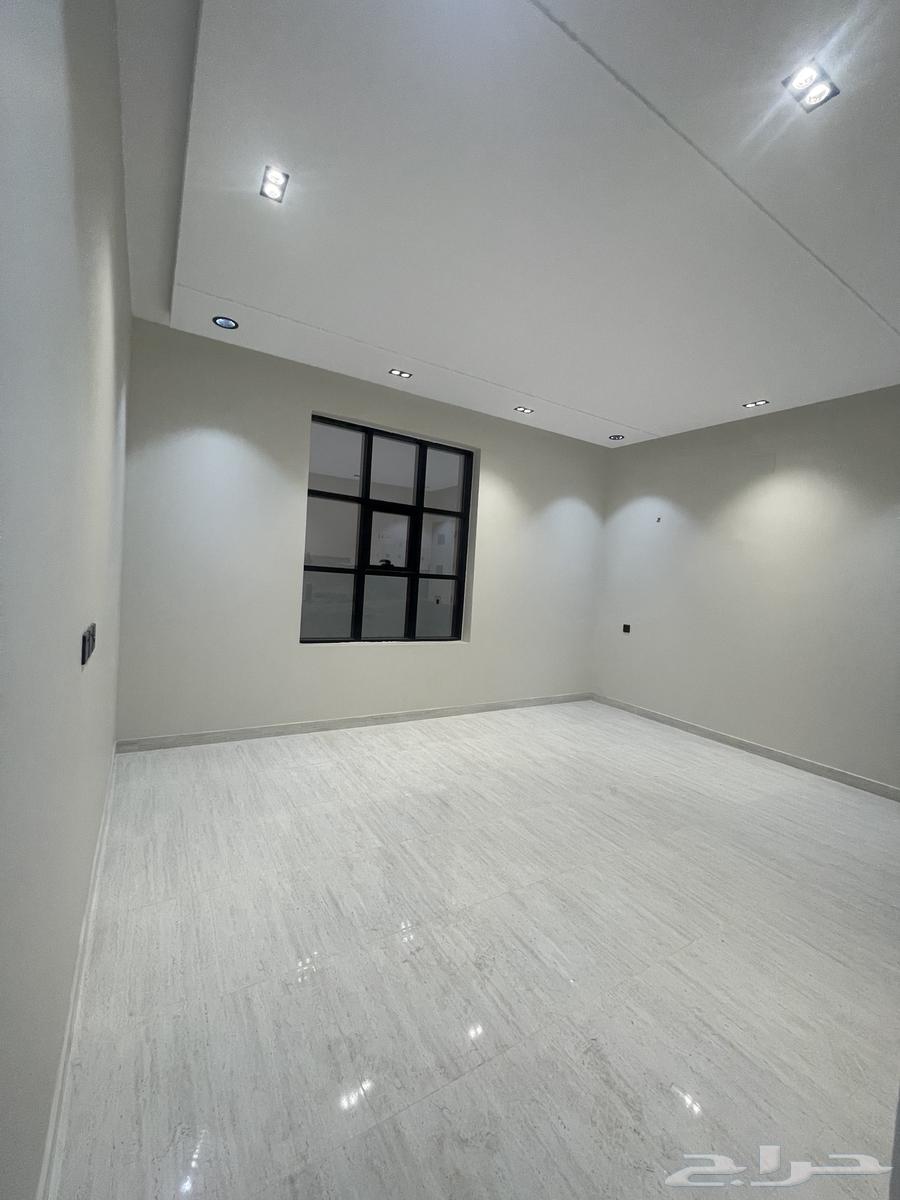 For sale: A second-floor roof apartment with an annex, near Abha Road, Al-Khamis63343599291521114