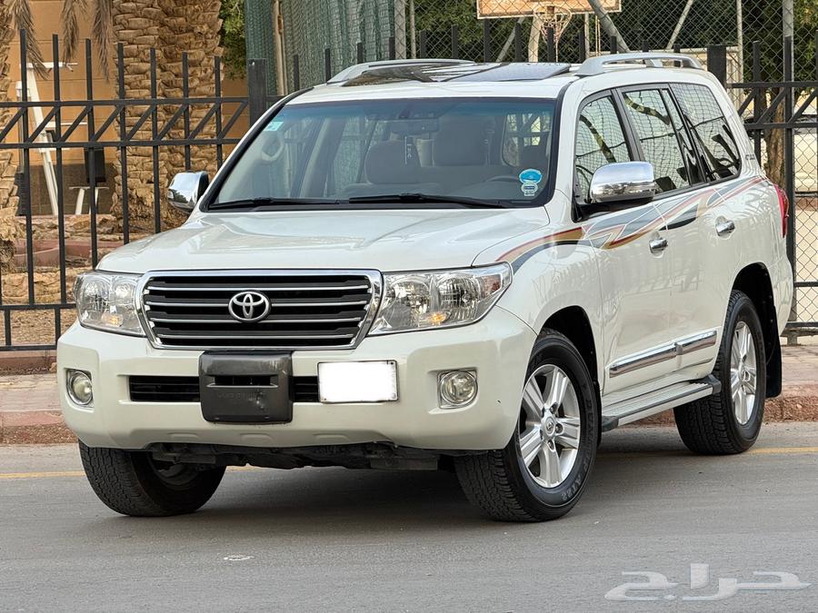 تويوتا لاندكروزر 201563615529921154111