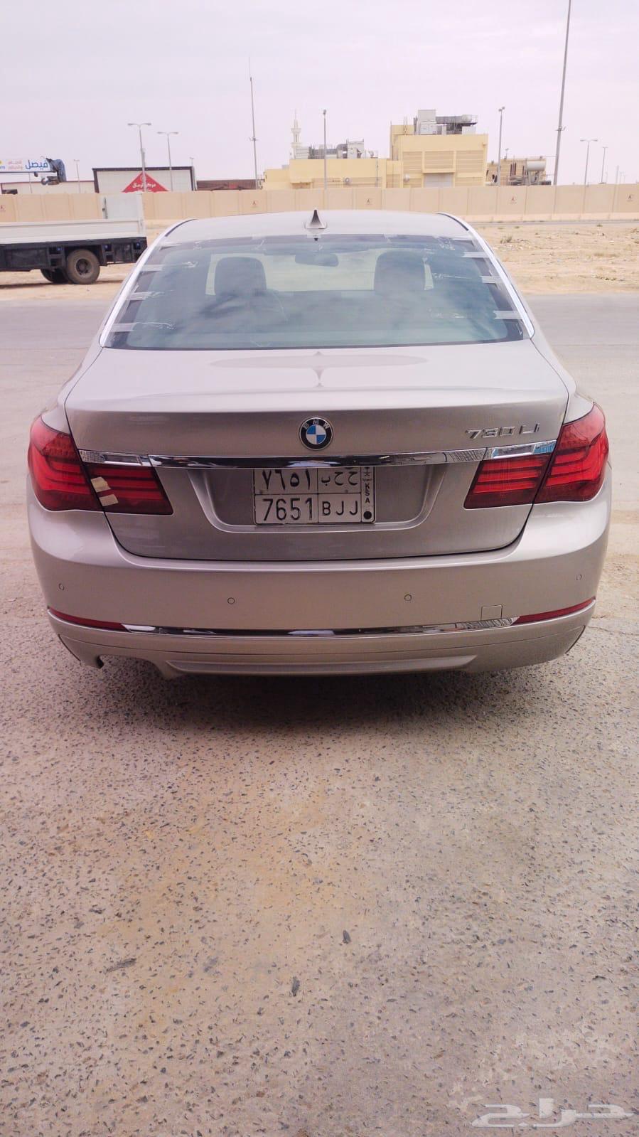 BMW 201563615380944258111