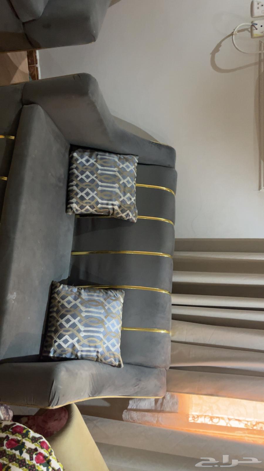Three pieces of sofa63332485555329112