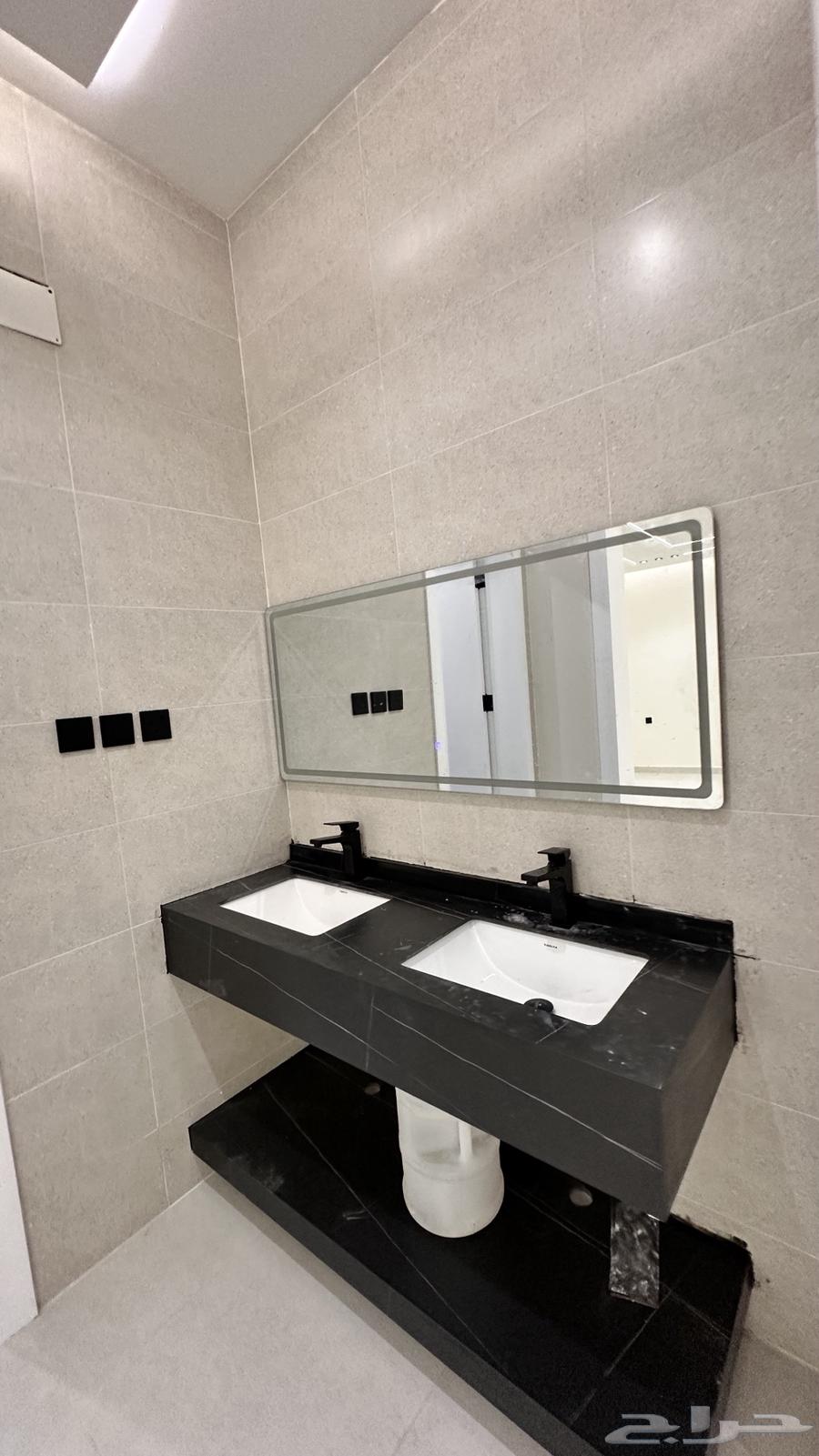 For sale: Luxury upper roof in Khamis Mushait, central services62995398712323112