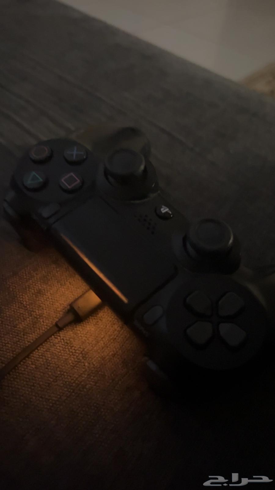 Original Sony 4 controller came with the Sony itself63614919211139111