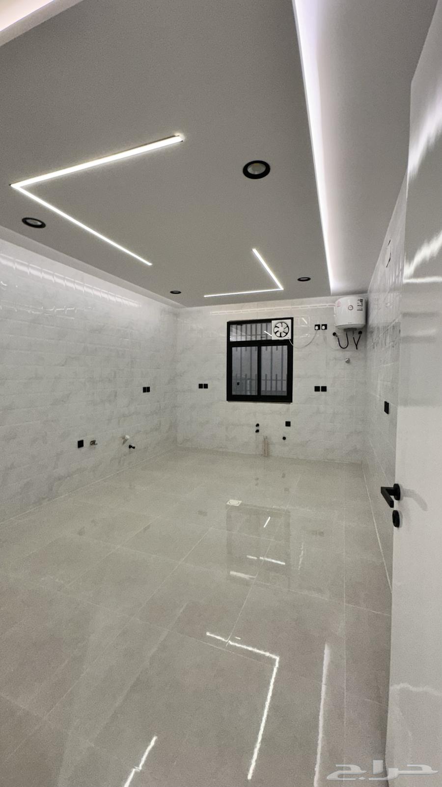 For sale: Luxury upper roof in Khamis Mushait, central services62995398712323113