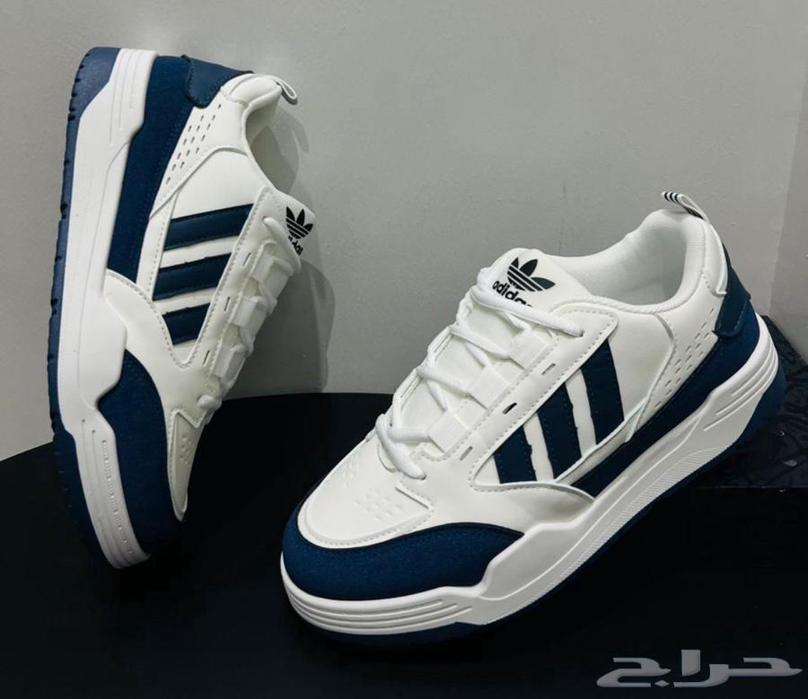 Shoes, a set of 4 pairs that anyone who wants to earn can get.63330692534657111