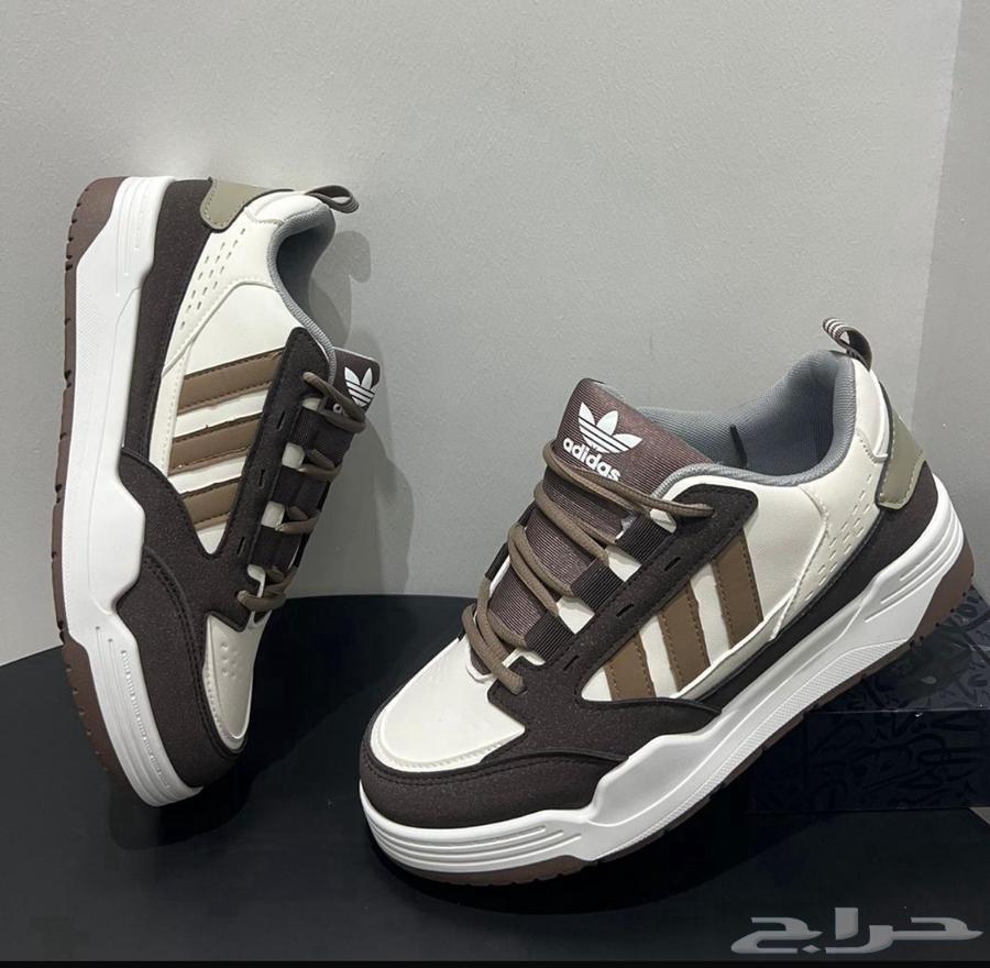 Shoes, a set of 4 pairs that anyone who wants to earn can get.63330692534657112
