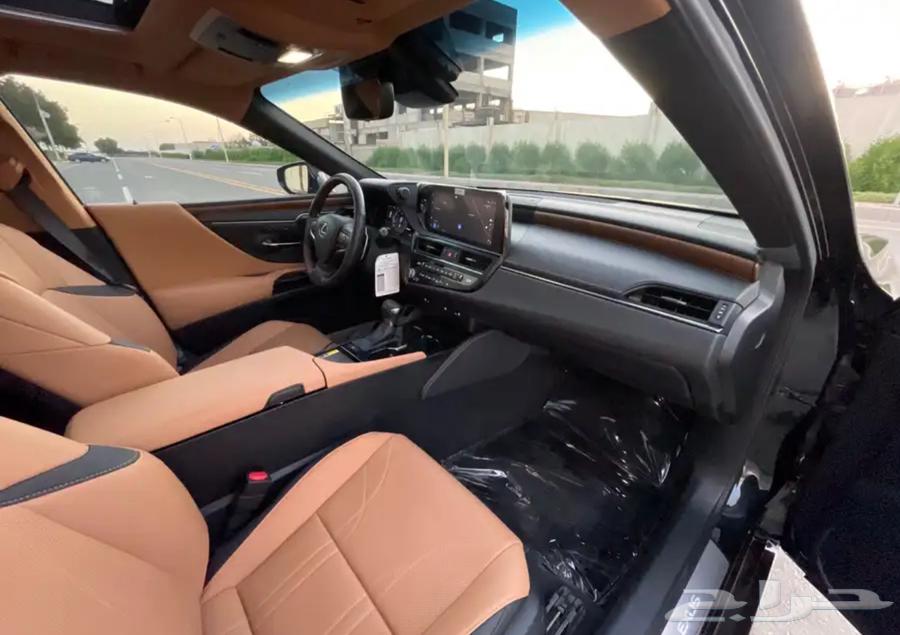 لكزس ES350 DD 2024 بحالة الوكاله وممشى قليل63615827815681114