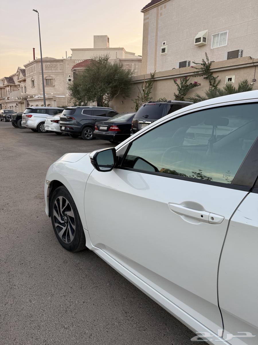 Honda Civic 201663615693885059111